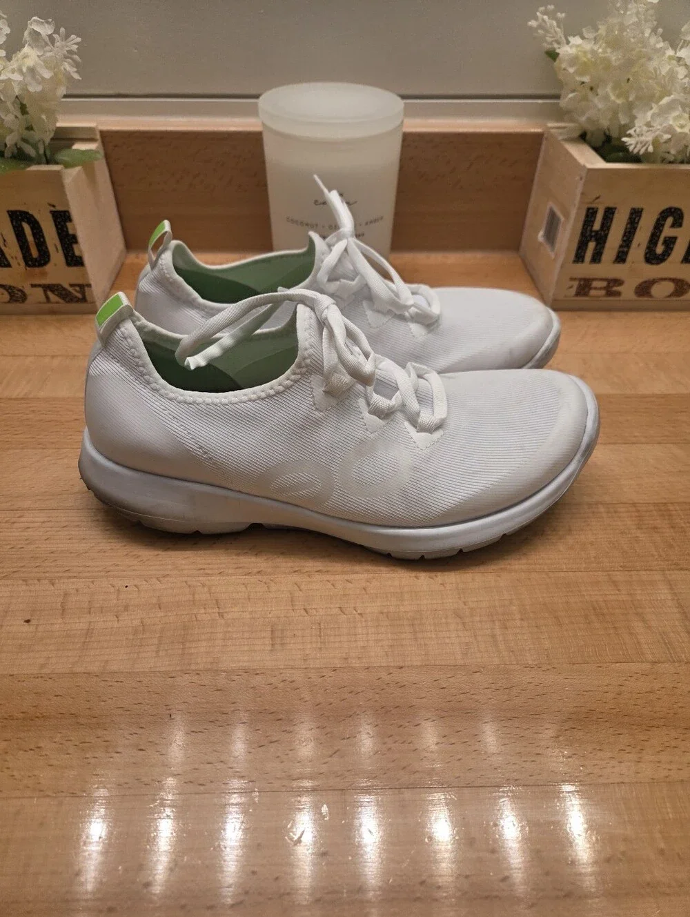 OOFOS OOmg Sport LS Recovery Shoes White Lace-up Women's Size 9